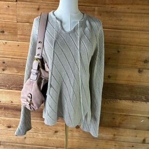 Y2K cream long sleeve top with a boho vibe Size XL